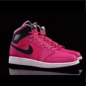 Air Jordan Retro 1 Vivid Pink - Girls/Women Size 7